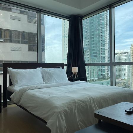 Prime Avant Bgc Location Apartments By Ph Staycation Маніла Екстер'єр фото