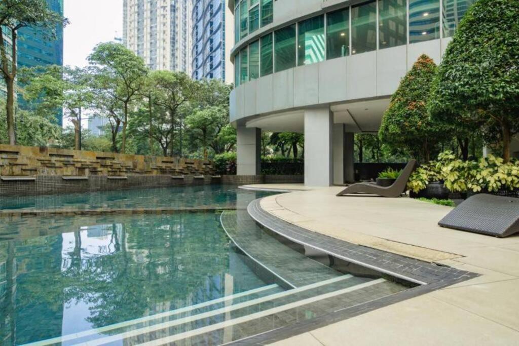 Prime Avant Bgc Location Apartments By Ph Staycation Маніла Екстер'єр фото