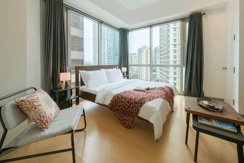 Prime Avant Bgc Location Apartments By Ph Staycation Маніла Екстер'єр фото